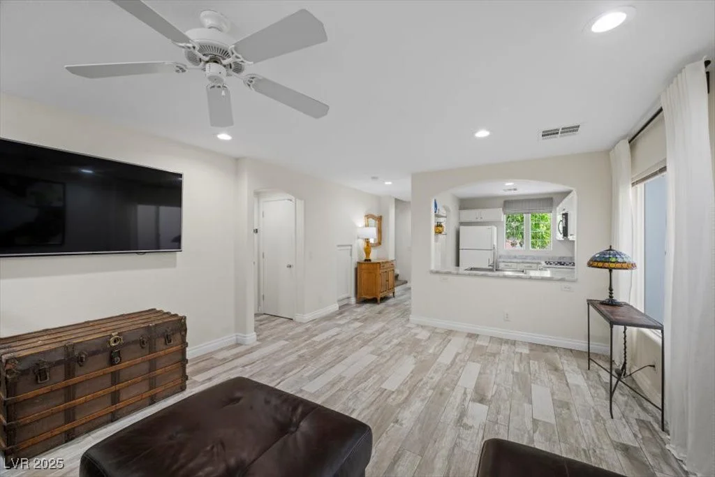 6729 Churnet Valley, Las Vegas, NV 89139