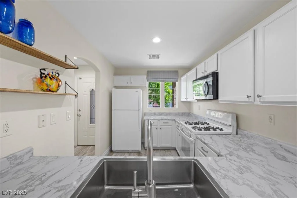 6729 Churnet Valley, Las Vegas, NV 89139