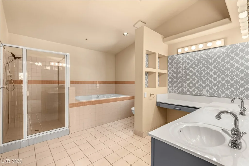 7110 La Cienega, Las Vegas, NV 89119