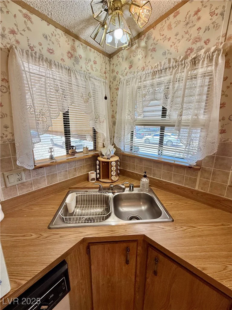 1830 Quintearo, Las Vegas, NV 89115