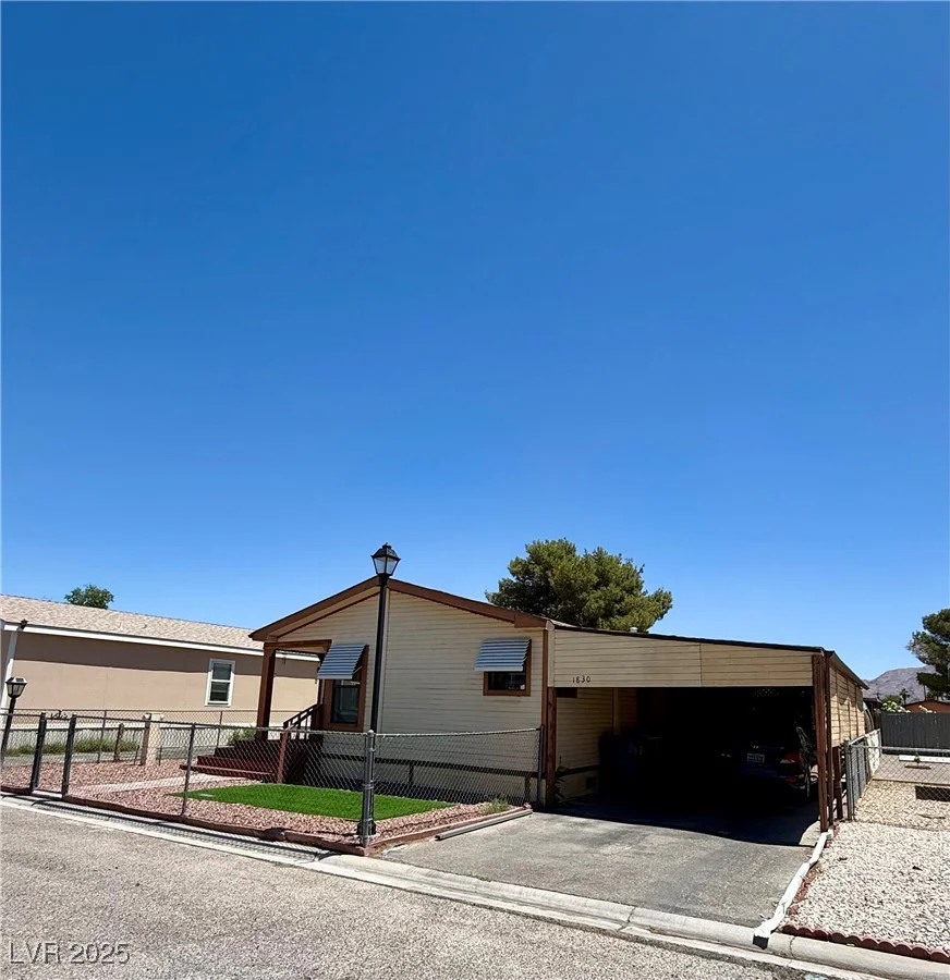 1830 Quintearo, Las Vegas, NV 89115