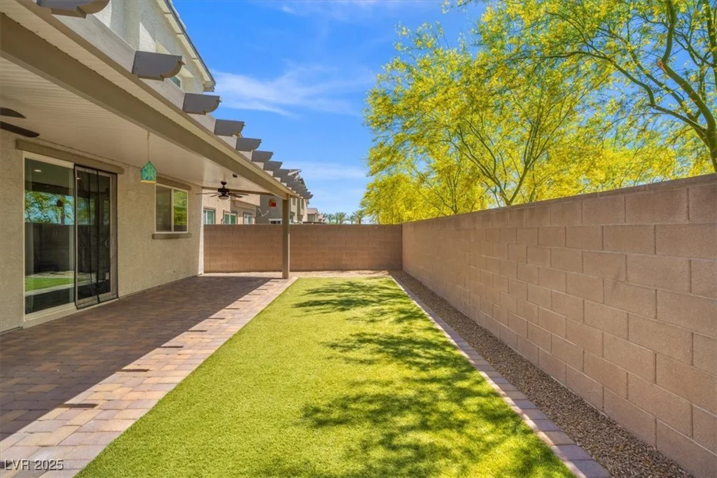4511 Stardusk Falls, North Las Vegas, NV 89084