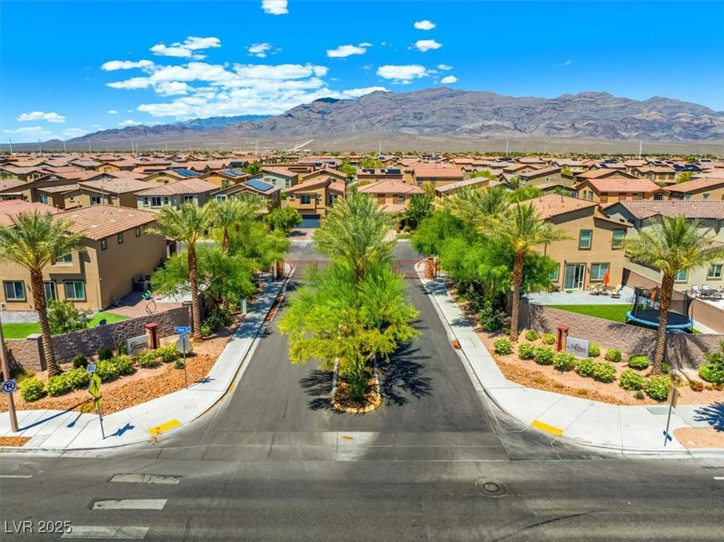 4511 Stardusk Falls, North Las Vegas, NV 89084