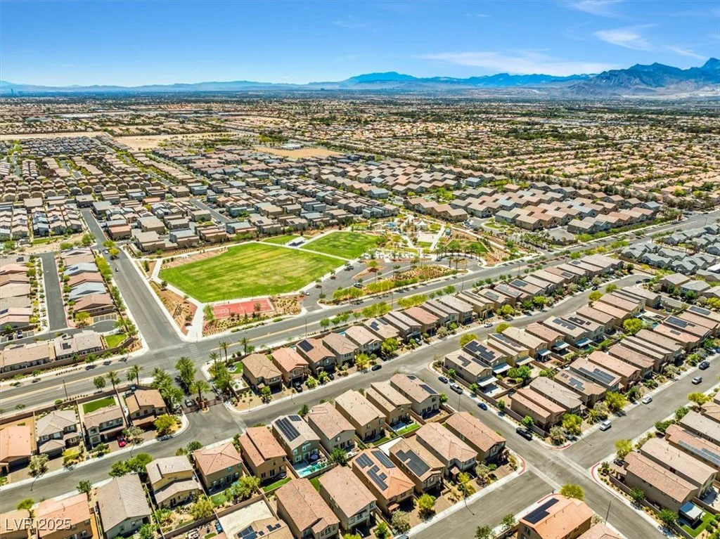 4511 Stardusk Falls, North Las Vegas, NV 89084