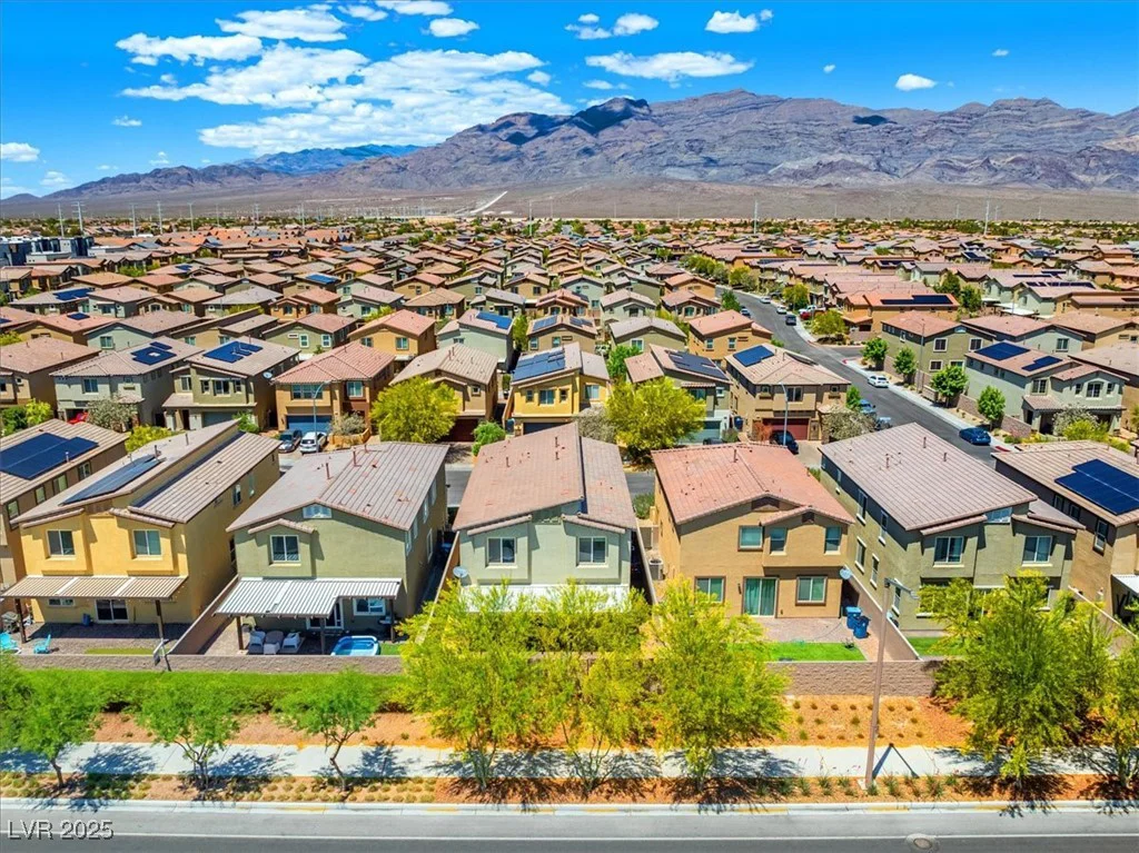 4511 Stardusk Falls, North Las Vegas, NV 89084