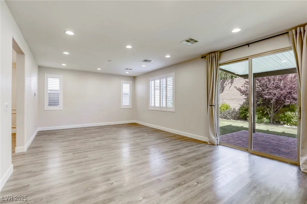 10164 Phelps Lake, Las Vegas, NV 89148
