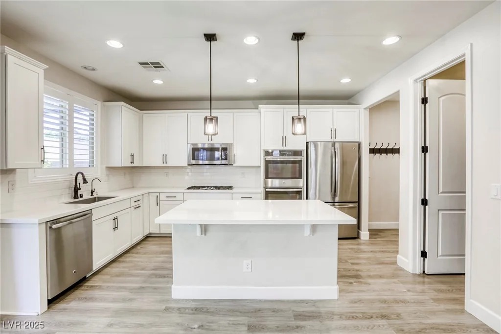 10164 Phelps Lake, Las Vegas, NV 89148