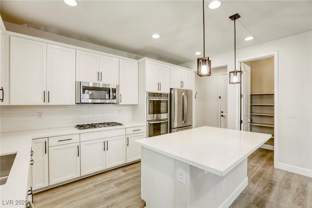 10164 Phelps Lake, Las Vegas, NV 89148