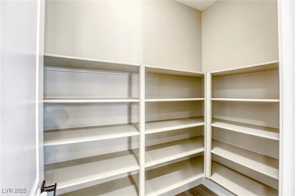 10164 Phelps Lake, Las Vegas, NV 89148