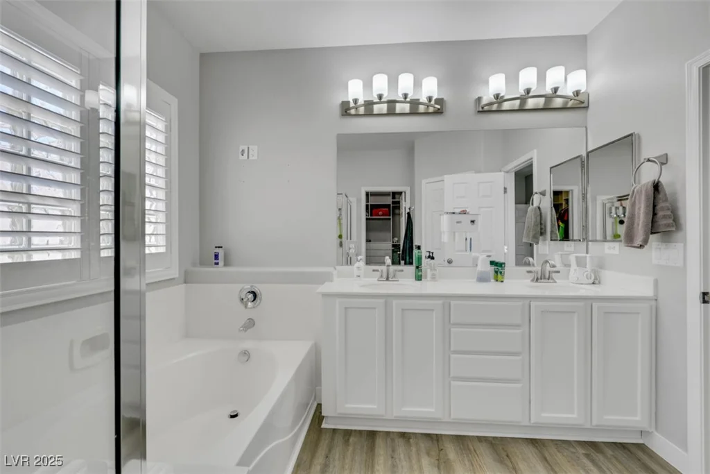 8836 Martin Downs, Las Vegas, NV 89131