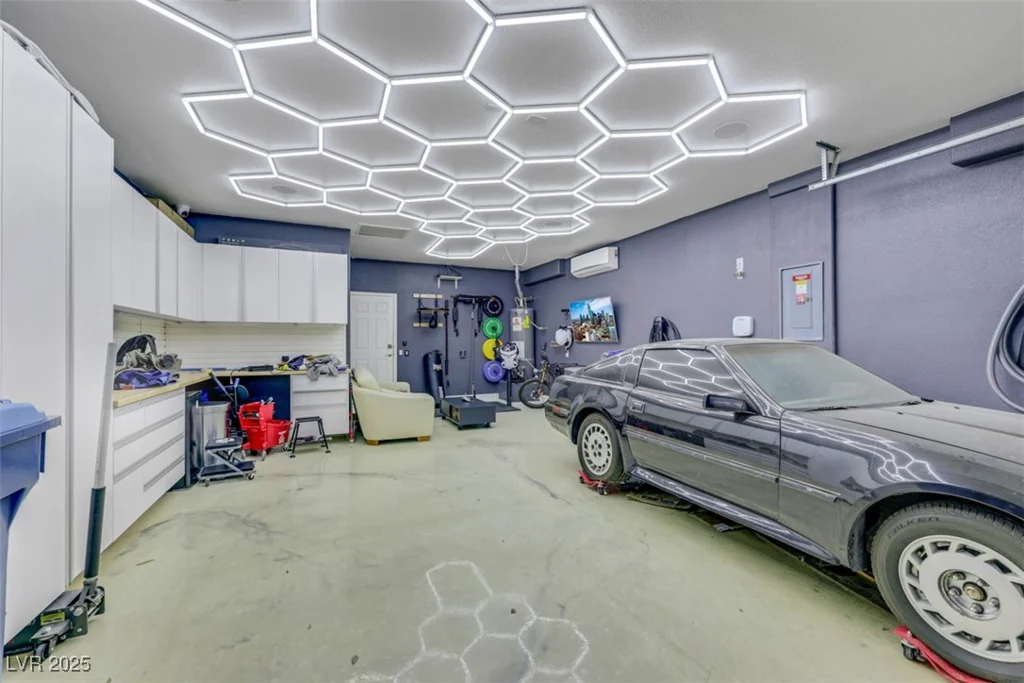 8836 Martin Downs, Las Vegas, NV 89131