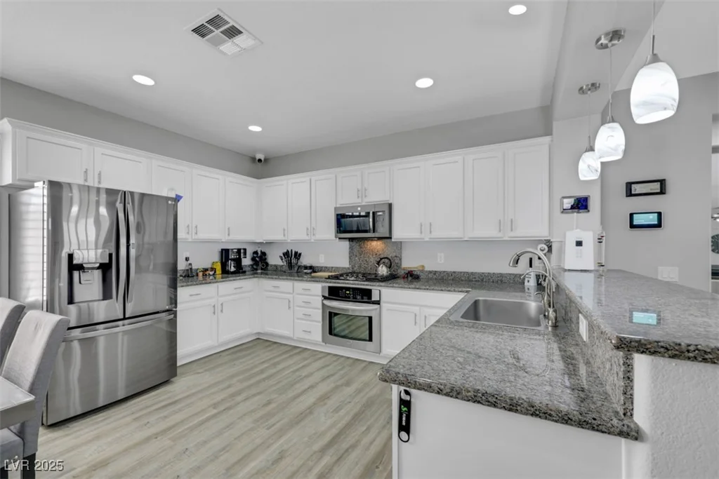 8836 Martin Downs, Las Vegas, NV 89131