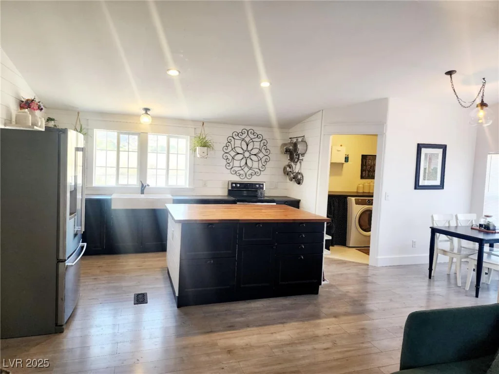 990 Spring, Indian Springs, NV 89018