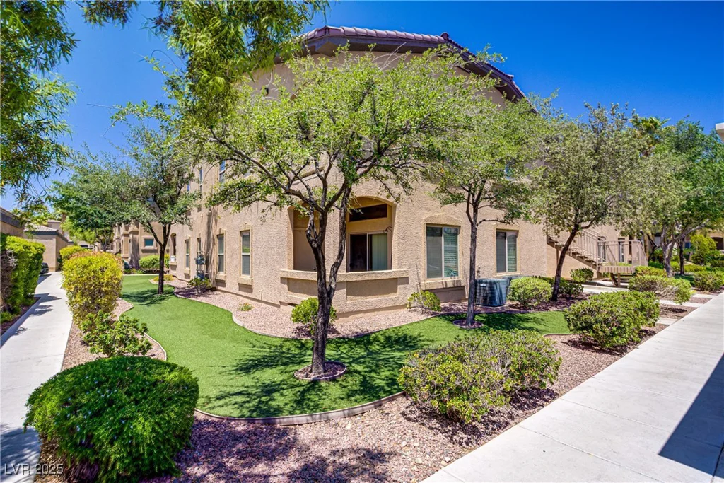 8985 Durango, Las Vegas, NV 89113