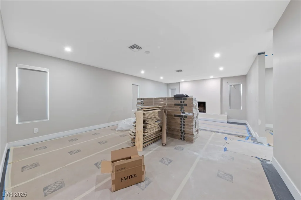 3075 Santa Margarita, Las Vegas, NV 89146