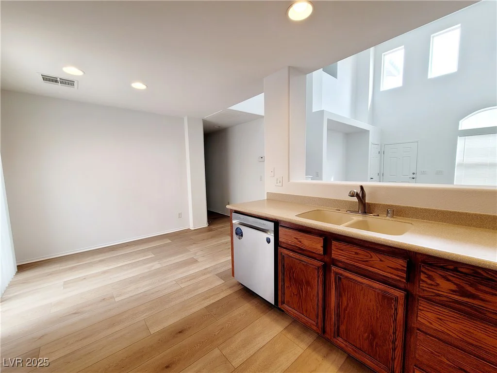 7863 Warwickshire, Las Vegas, NV 89139