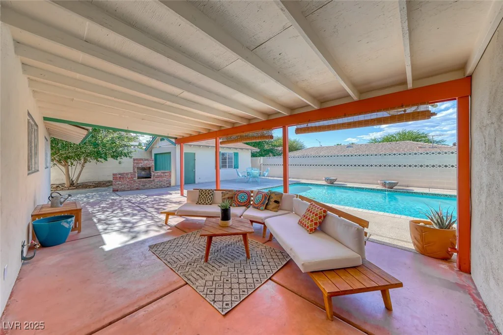 1721 Oakey, Las Vegas, NV 89104