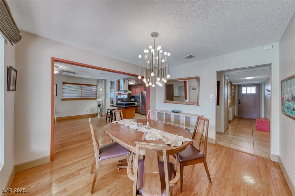 1721 Oakey, Las Vegas, NV 89104