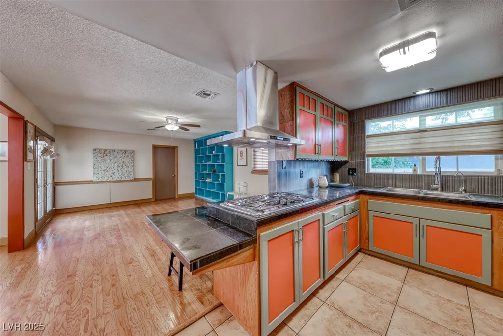 1721 Oakey, Las Vegas, NV 89104