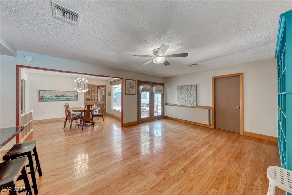 1721 Oakey, Las Vegas, NV 89104