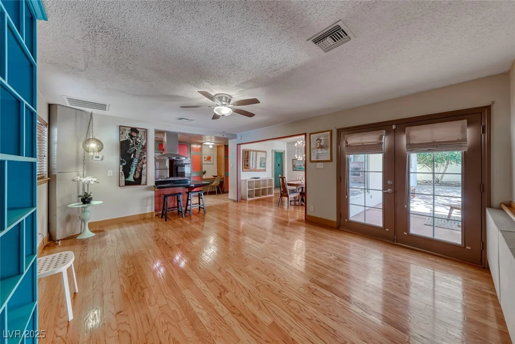 1721 Oakey, Las Vegas, NV 89104