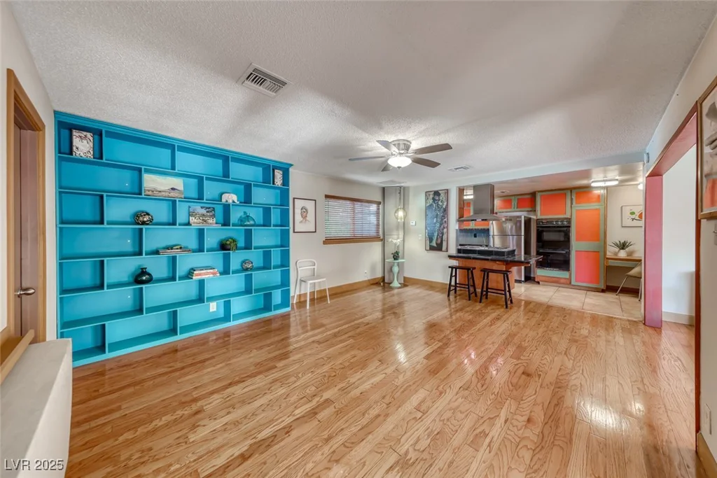 1721 Oakey, Las Vegas, NV 89104