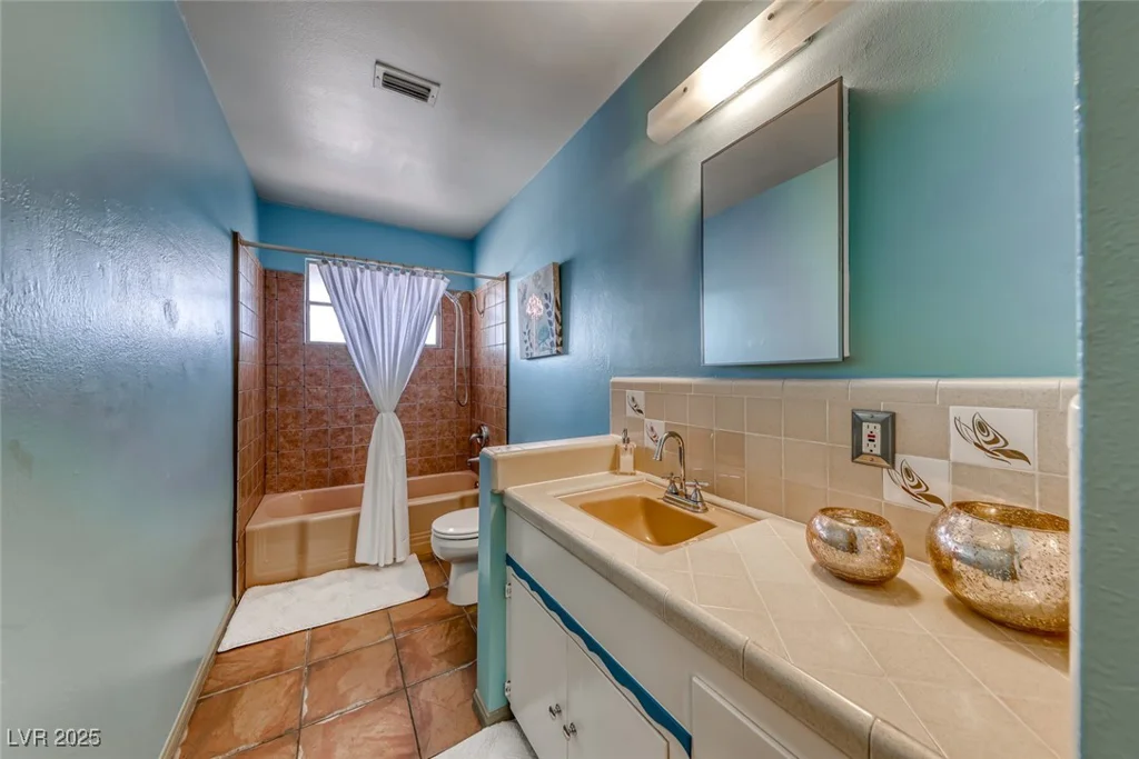 1721 Oakey, Las Vegas, NV 89104