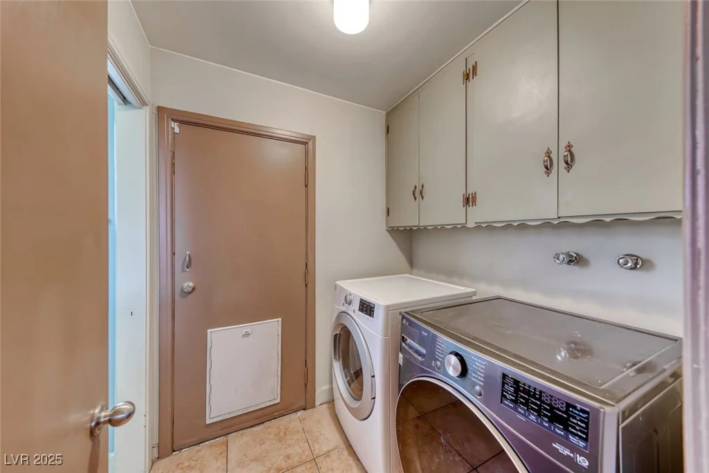 1721 Oakey, Las Vegas, NV 89104