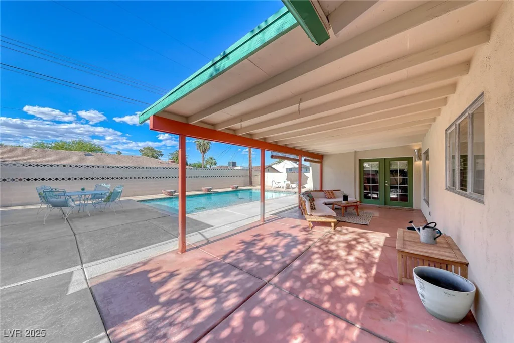 1721 Oakey, Las Vegas, NV 89104
