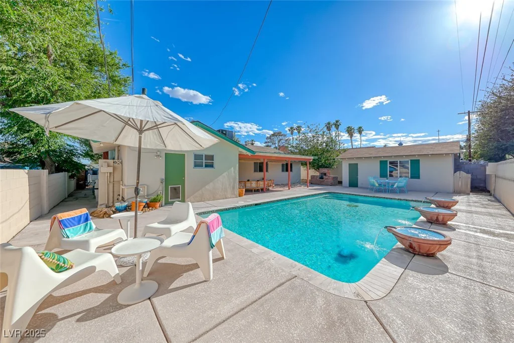 1721 Oakey, Las Vegas, NV 89104