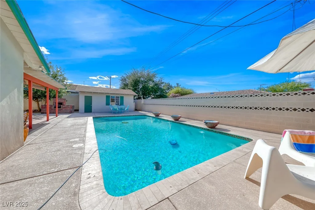 1721 Oakey, Las Vegas, NV 89104