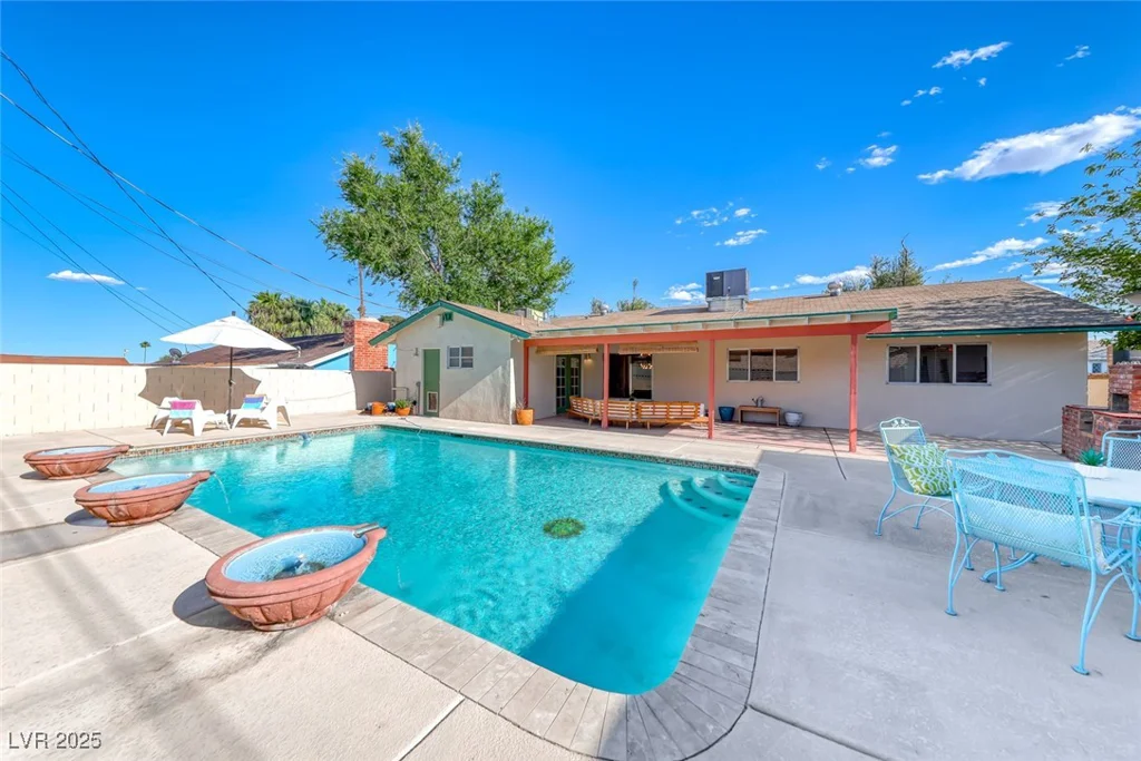 1721 Oakey, Las Vegas, NV 89104