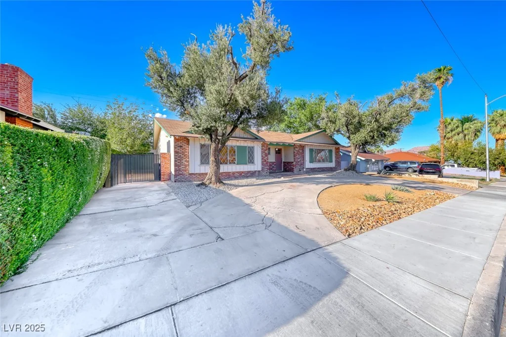 1721 Oakey, Las Vegas, NV 89104