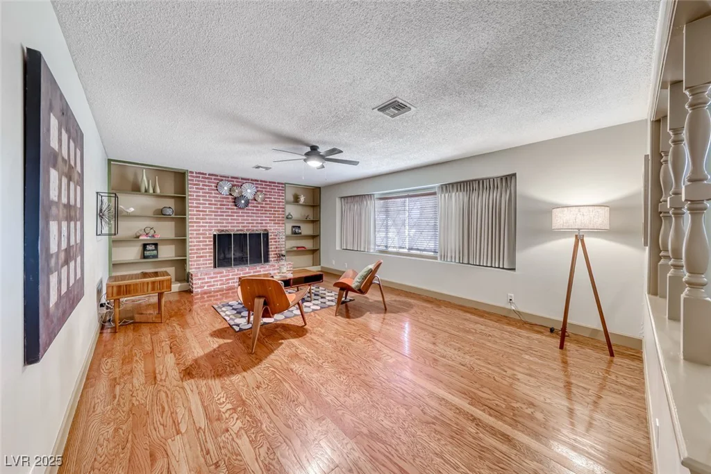 1721 Oakey, Las Vegas, NV 89104