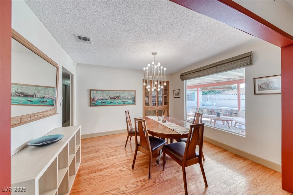 1721 Oakey, Las Vegas, NV 89104