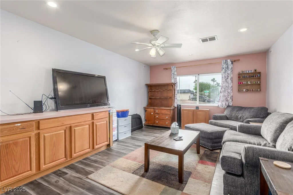 5109 Gains Mill, Las Vegas, NV 89122