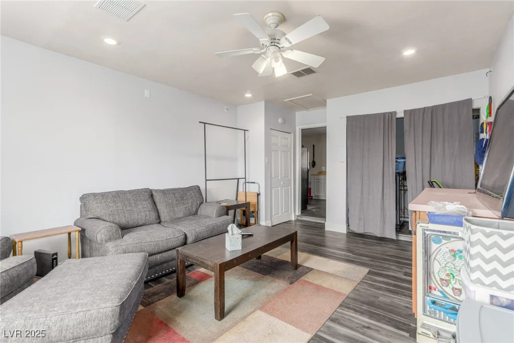 5109 Gains Mill, Las Vegas, NV 89122