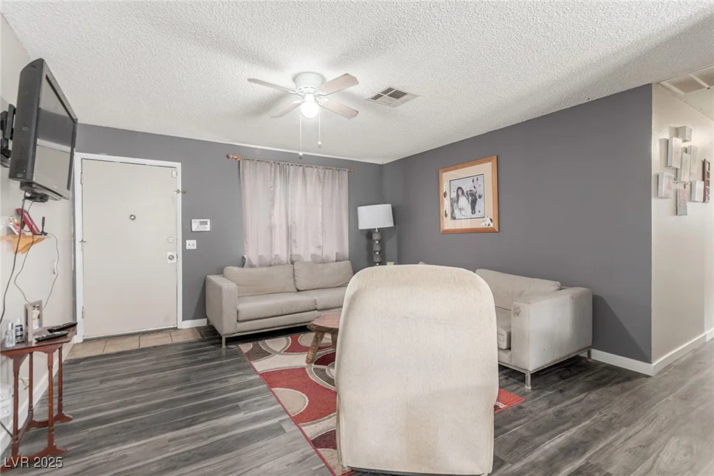 5109 Gains Mill, Las Vegas, NV 89122