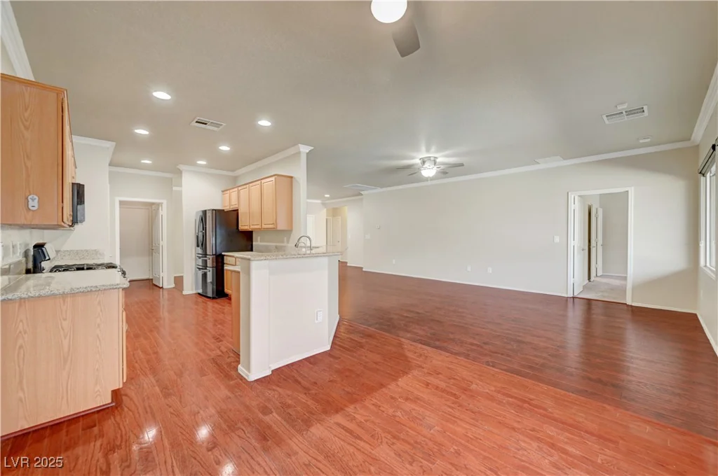 2520 ECLIPSING STARS, Henderson, NV 89044