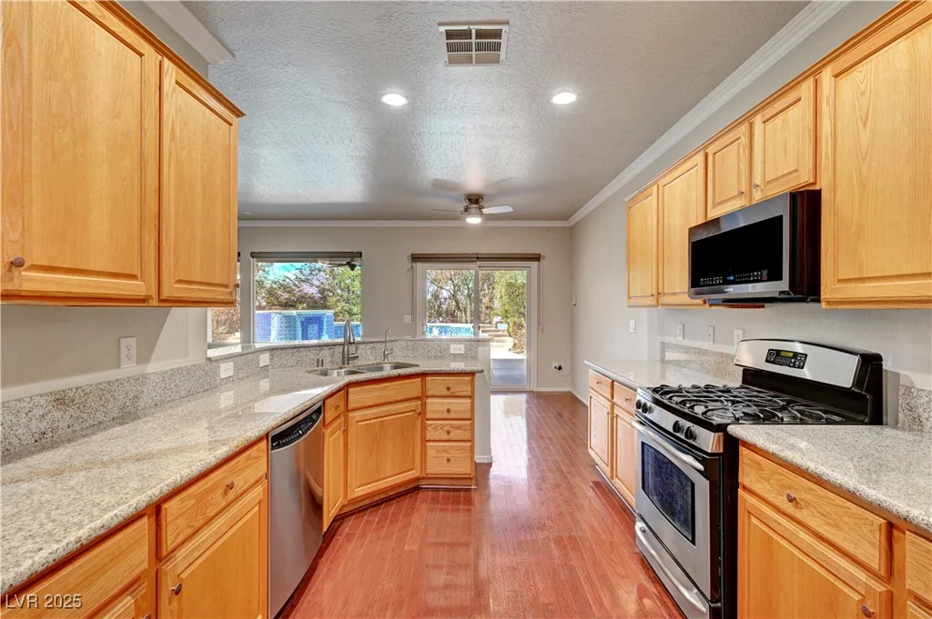 2520 ECLIPSING STARS, Henderson, NV 89044