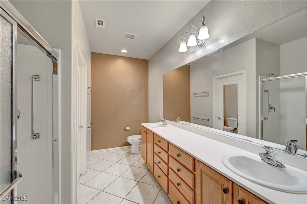 2520 ECLIPSING STARS, Henderson, NV 89044