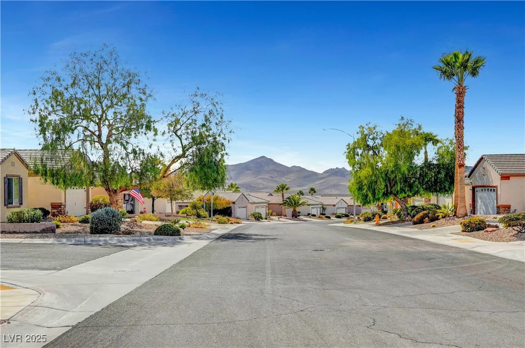 2520 ECLIPSING STARS, Henderson, NV 89044