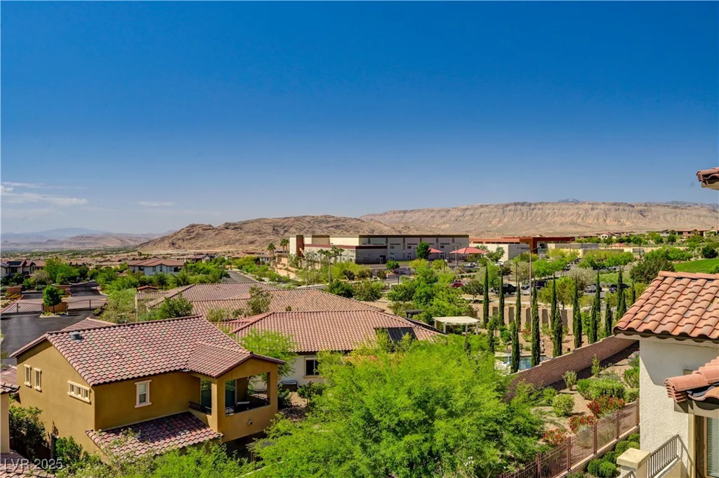 172 Petaluma Valley, Las Vegas, NV 89138
