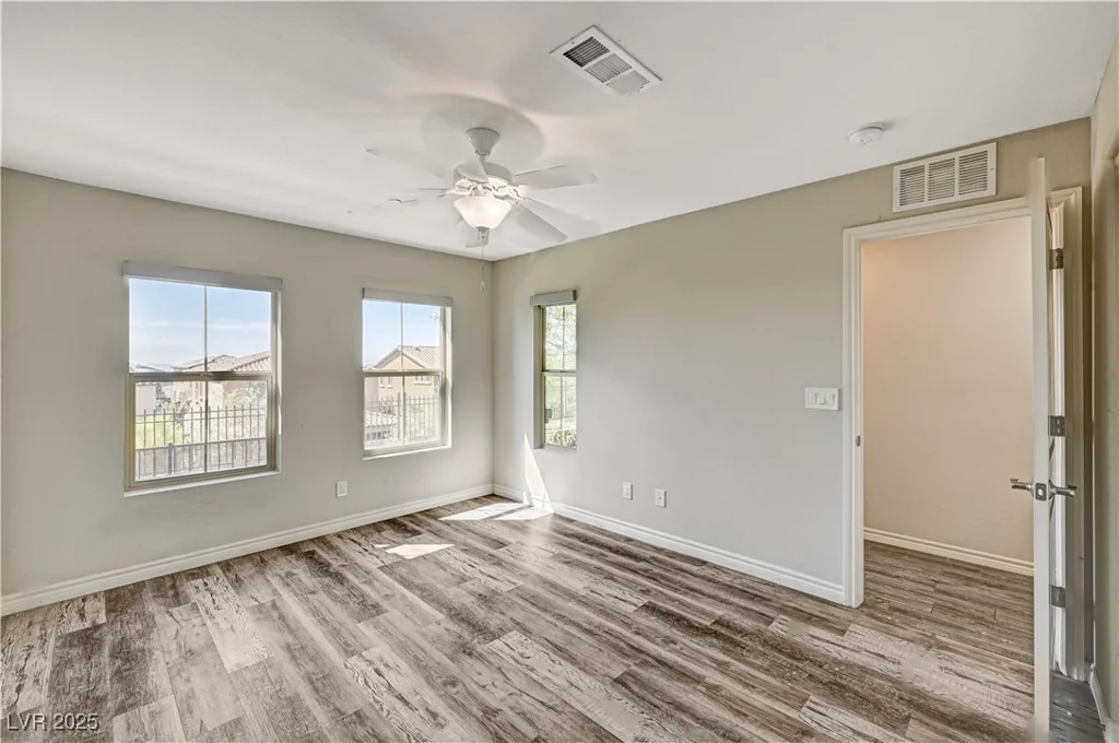 172 Petaluma Valley, Las Vegas, NV 89138