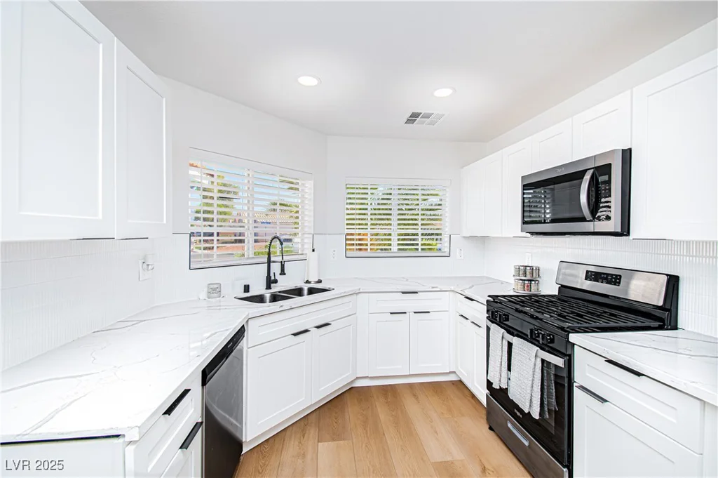 1011 Pearl Marble, North Las Vegas, NV 89081
