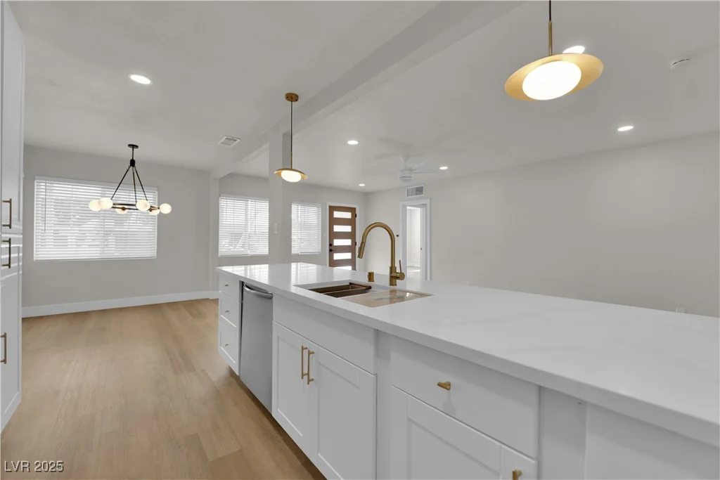 2112 Santa Ynez, Las Vegas, NV 89104