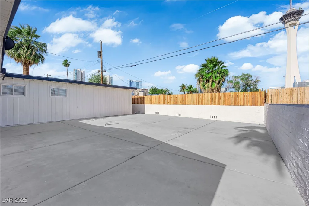 2112 Santa Ynez, Las Vegas, NV 89104