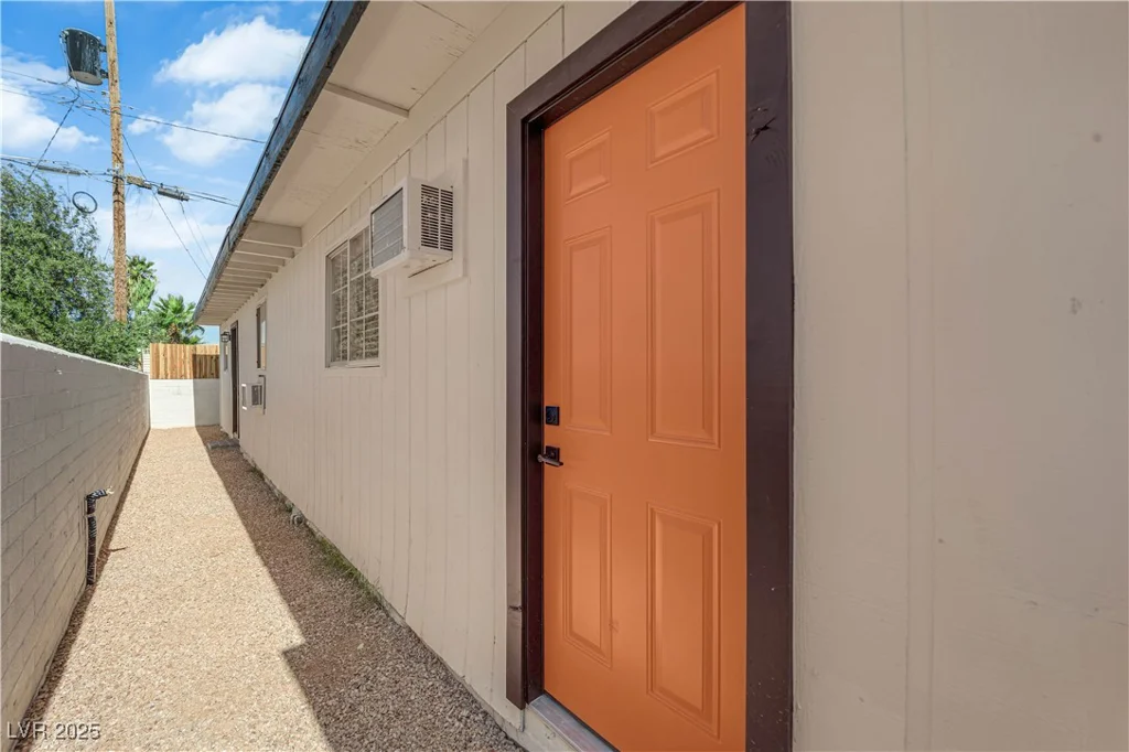 2112 Santa Ynez, Las Vegas, NV 89104