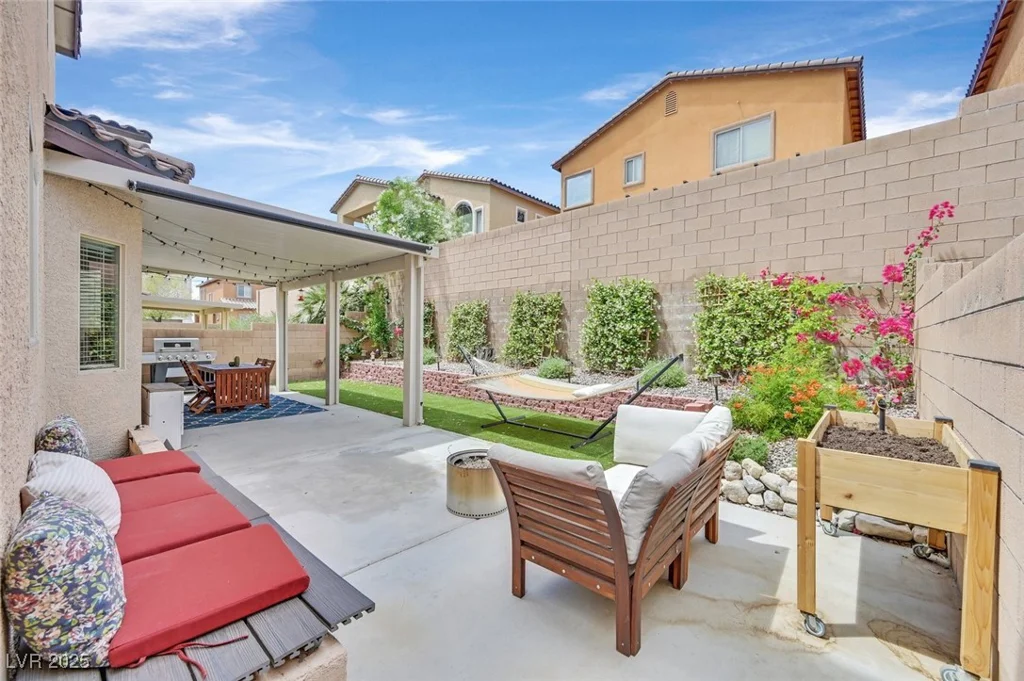 6717 Lincoln Wood, Las Vegas, NV 89149