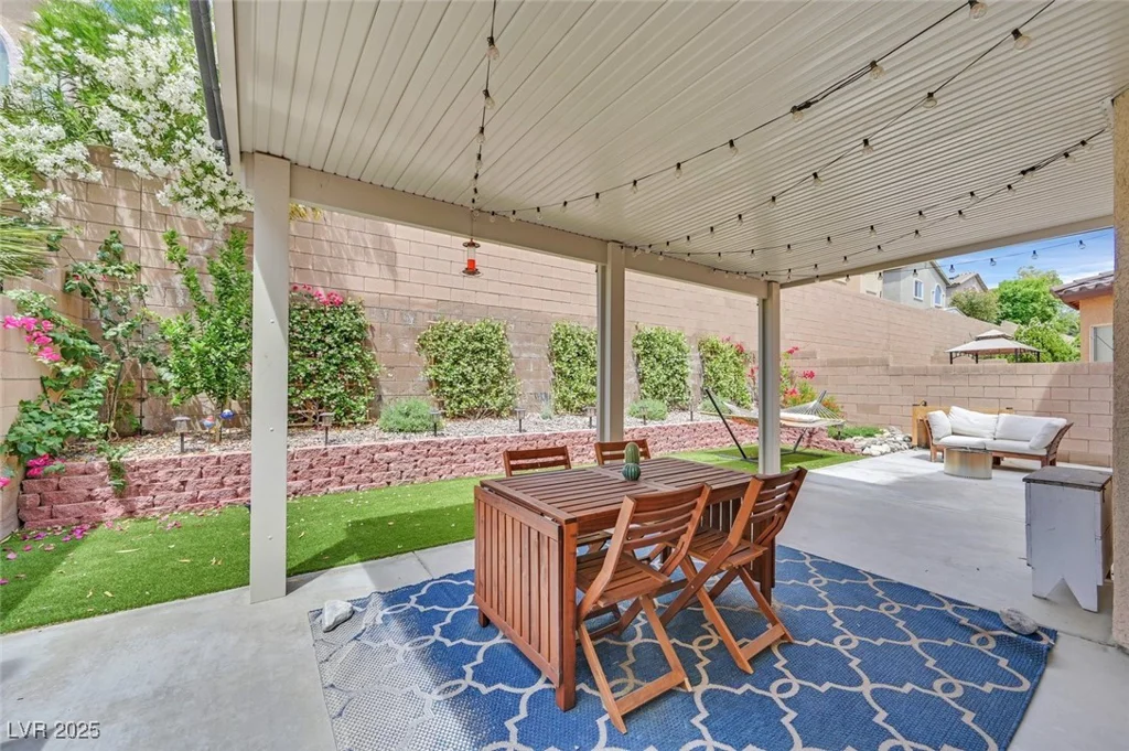6717 Lincoln Wood, Las Vegas, NV 89149